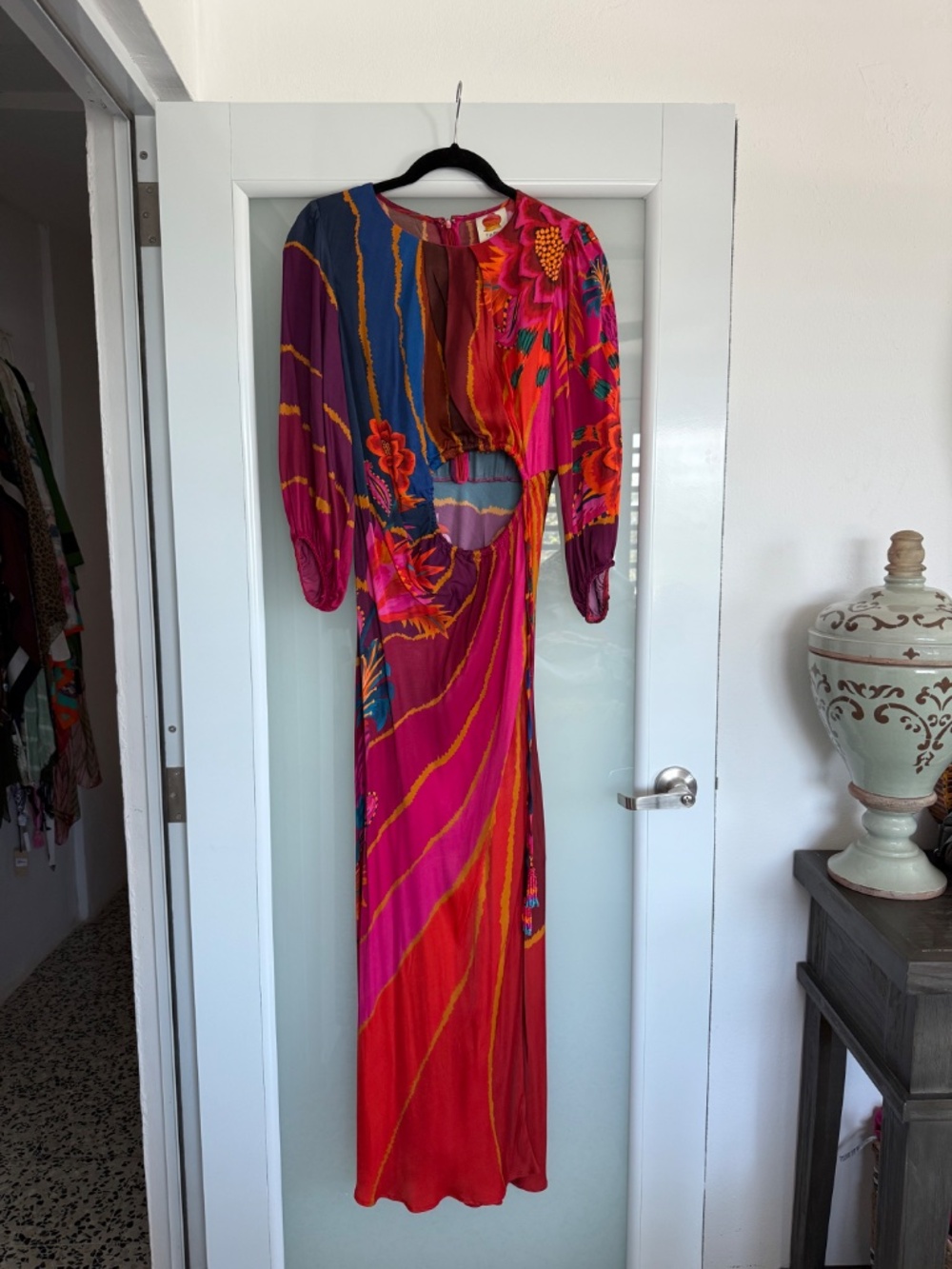 NWOT, Farm Rio Wave Circle Maxi - Picture 9 of 11